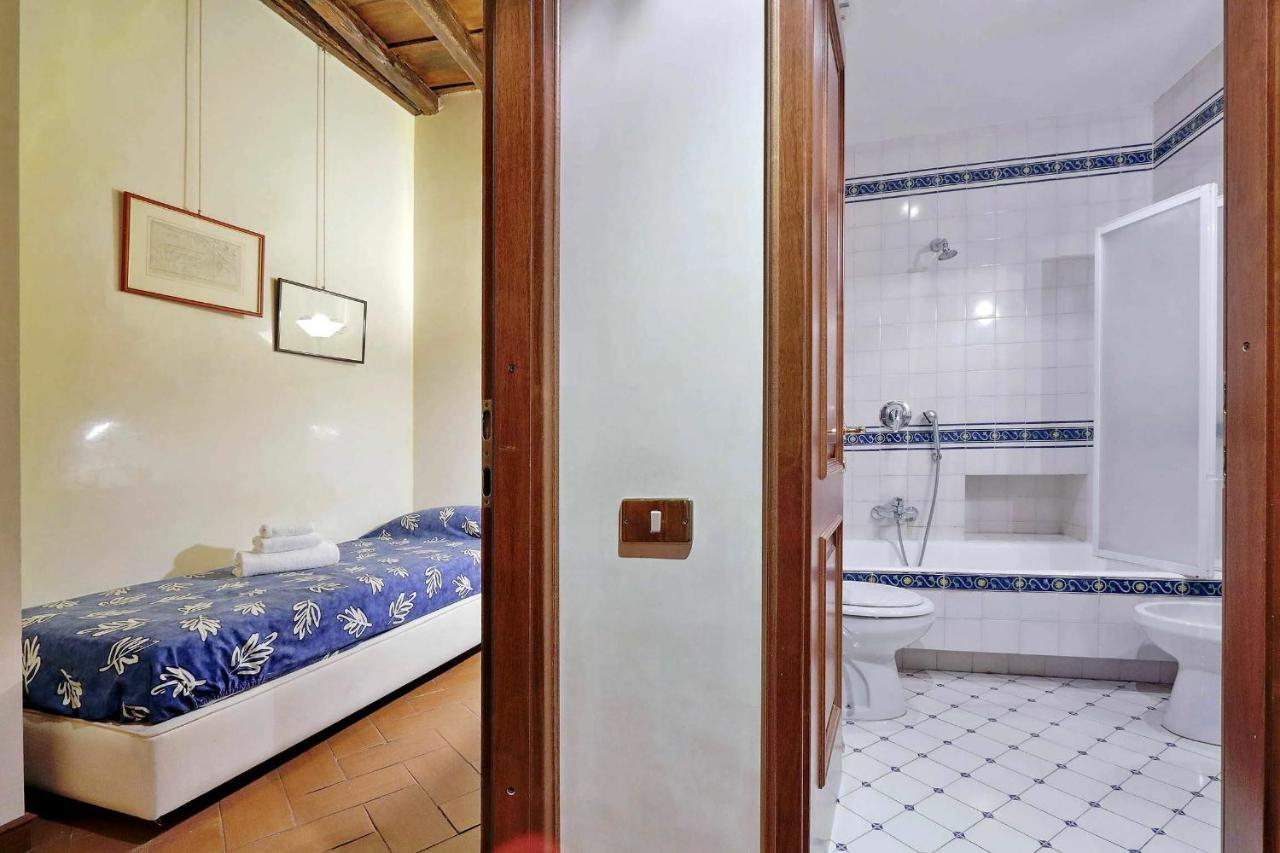 Crociferi Apartment Rom